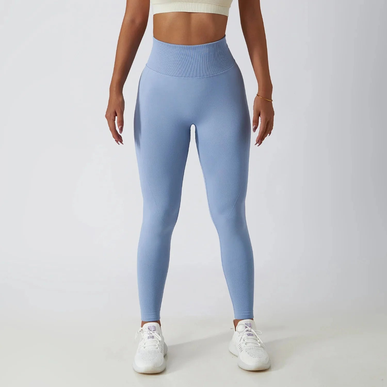 {product_title} in {variant_option_1} - {product_type}
