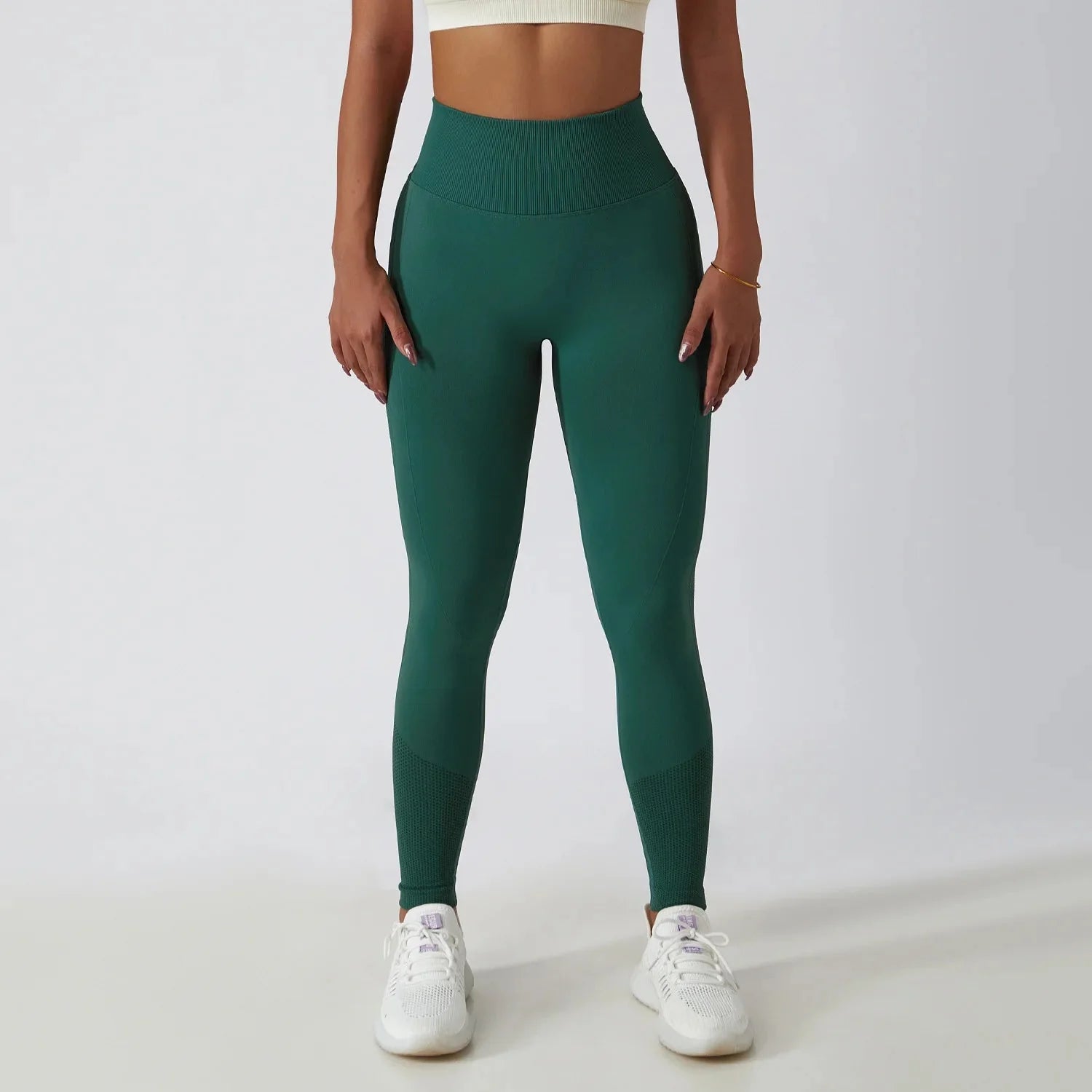 {product_title} in {variant_option_1} - {product_type}