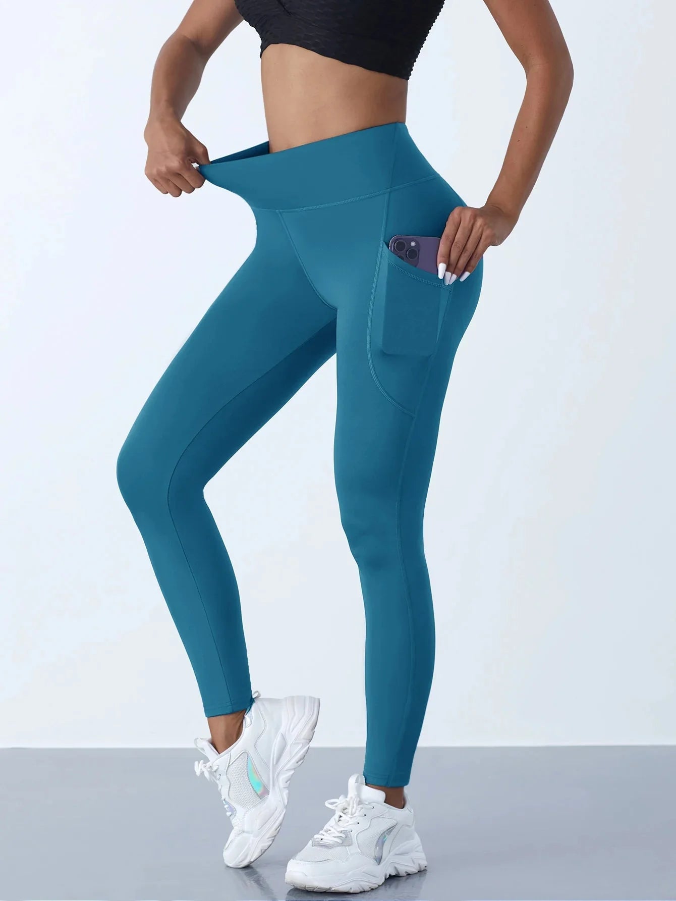 {product_title} in {variant_option_1} - {product_type}