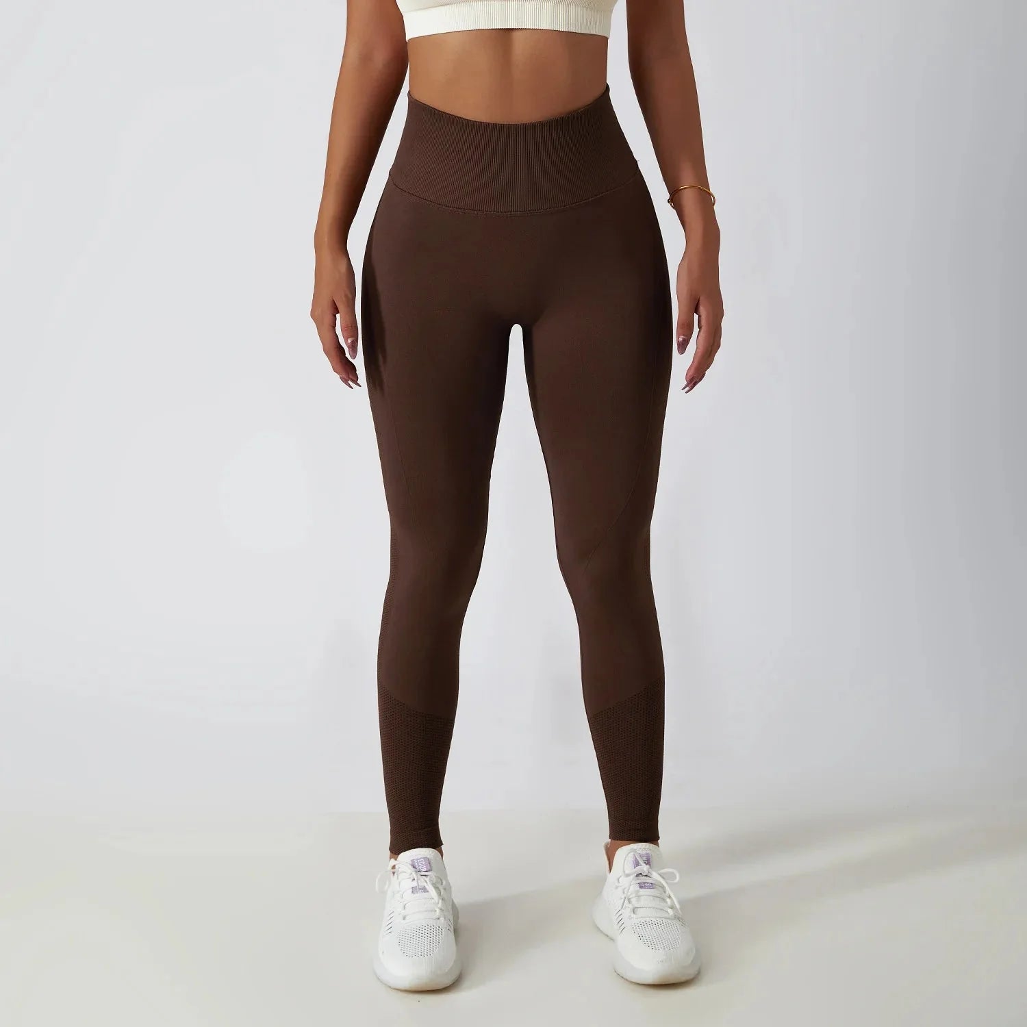 {product_title} in {variant_option_1} - {product_type}