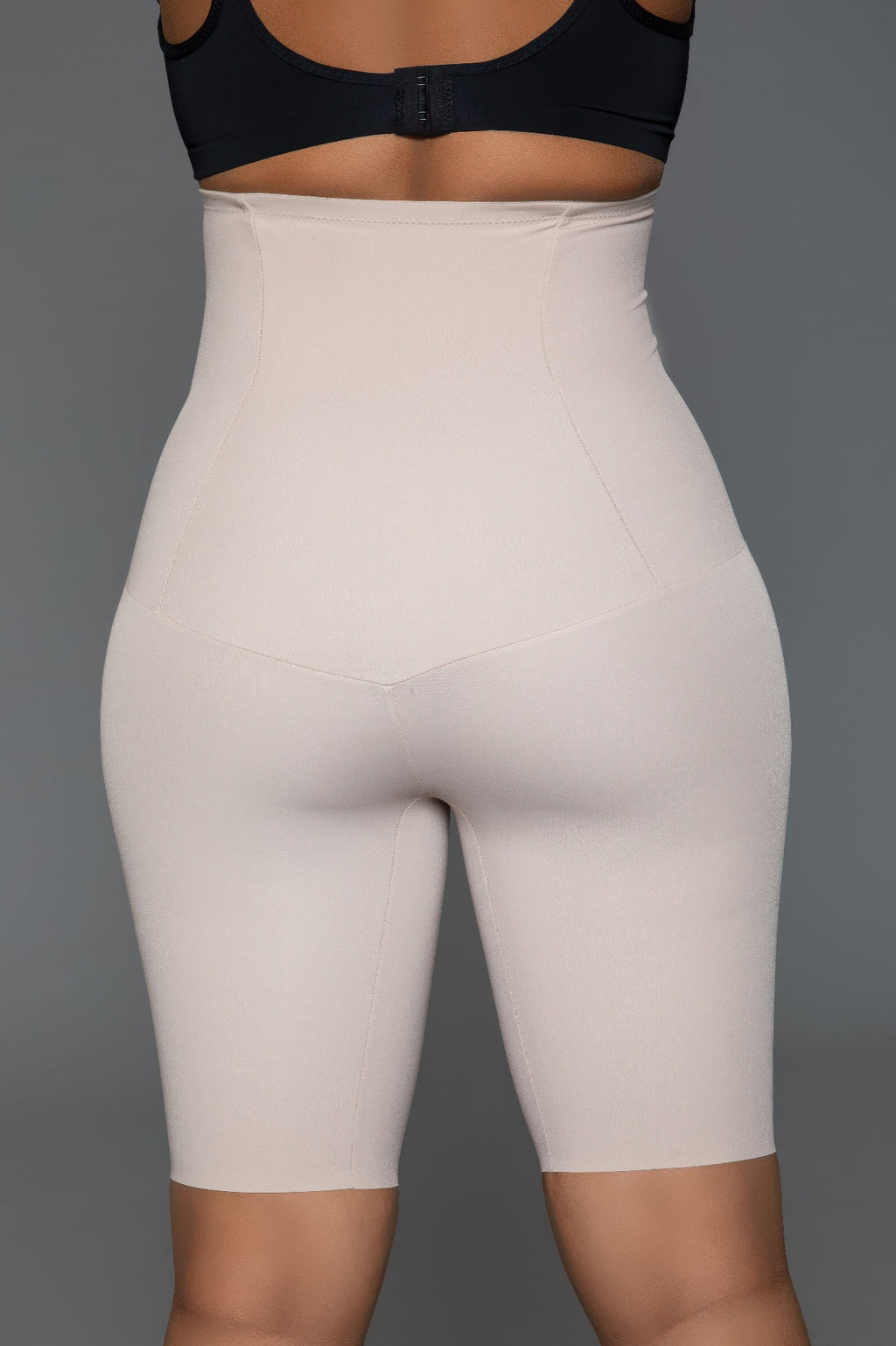 {product_title} in {variant_option_1} - {product_type}