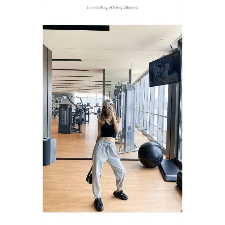 {product_title} in {variant_option_1} - {product_type}